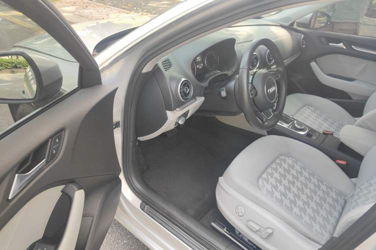 Used Audi A3 2014 Sportback 35 TFSI Automatic Style Edition Driver Seat