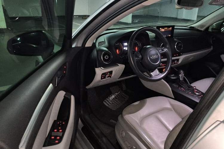Used Audi A3 2014 Sportback 35 TFSI Automatic Comfort Model Driver Seat