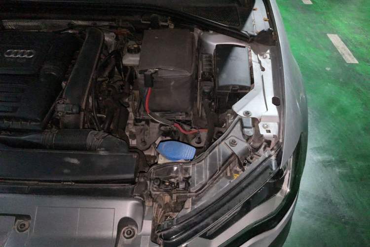Used Audi A3 2014 Limousine 35 TFSI Automatic Comfort Model Engine Bay Left