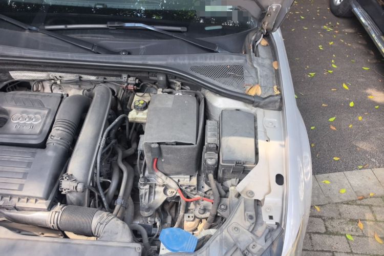 Used Audi A3 2014 Limousine 35 TFSI Automatic Fashion Model Engine Bay Left