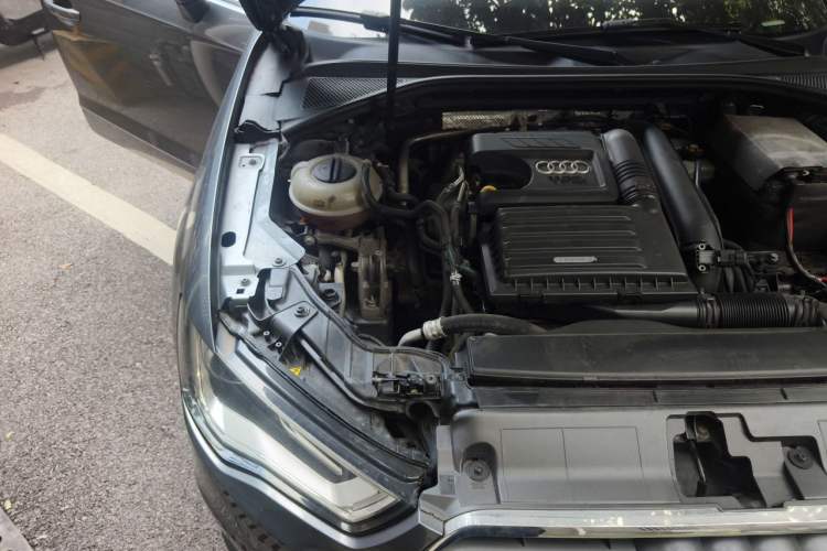 Used Audi A3 2014 Sportback 35 TFSI Automatic Comfort Model Engine Bay Right