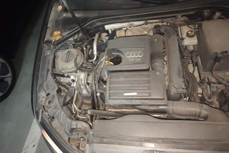 Used Audi A3 2014 Sportback 35 TFSI Automatic Style Edition Engine Bay Right