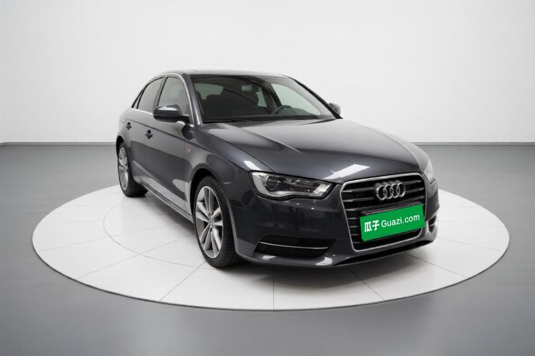 Used Audi A3 2014 Sportback 35 TFSI Automatic Comfort Model Front Right 45 Deg