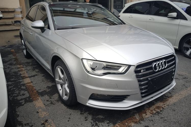 Used Audi A3 2014 Limousine 35 TFSI Automatic Luxury Model Front Right 45 Deg