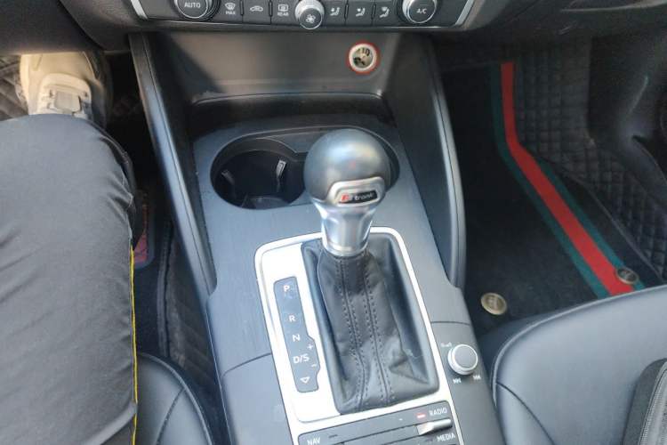 Used Audi A3 2014 Limousine 40 TFSI S line Comfort Model Gear Lever