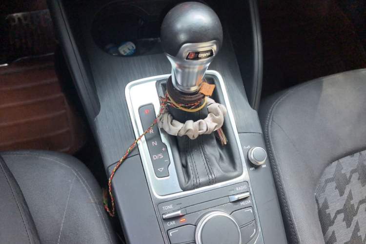 Used Audi A3 2014 Limousine 35 TFSI Automatic Fashion Model Gear Lever