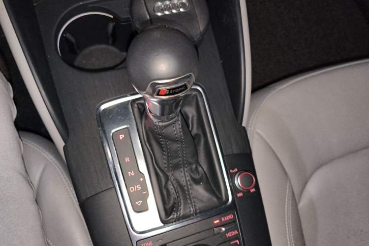 Used Audi A3 2014 Sportback 35 TFSI Automatic Comfort Model Gear Lever