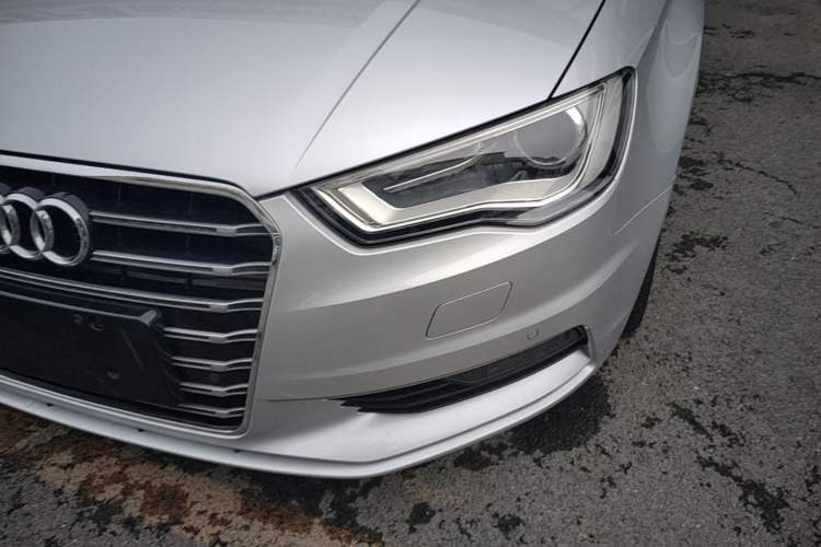 Used Audi A3 2014 Limousine 35 TFSI Automatic Luxury Model Left Front Headlight