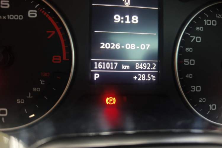 Used Audi A3 2014 Sportback 35 TFSI Automatic Comfort Model Odometer Close Up