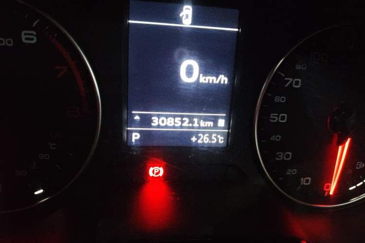 Used Audi A3 2014 Sportback 35 TFSI Automatic Luxury Model Odometer Close Up