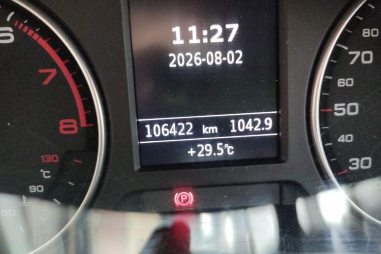 Used Audi A3 2014 Limousine 35 TFSI Automatic Advanced Model Odometer Close Up