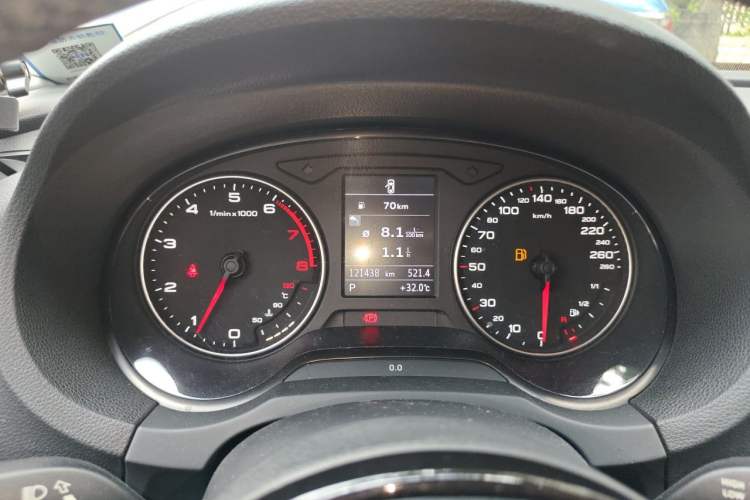 Used Audi A3 2014 Sportback 35 TFSI Automatic Style Edition Odometer Close Up