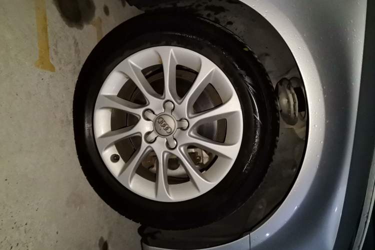 Used Audi A3 2014 Sportback 35 TFSI Automatic Style Edition Right Front Wheel Hub