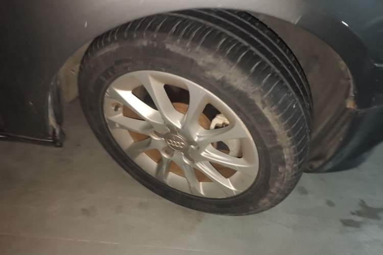 Used Audi A3 2014 Sportback 35 TFSI Automatic Style Edition Right Front Wheel Hub