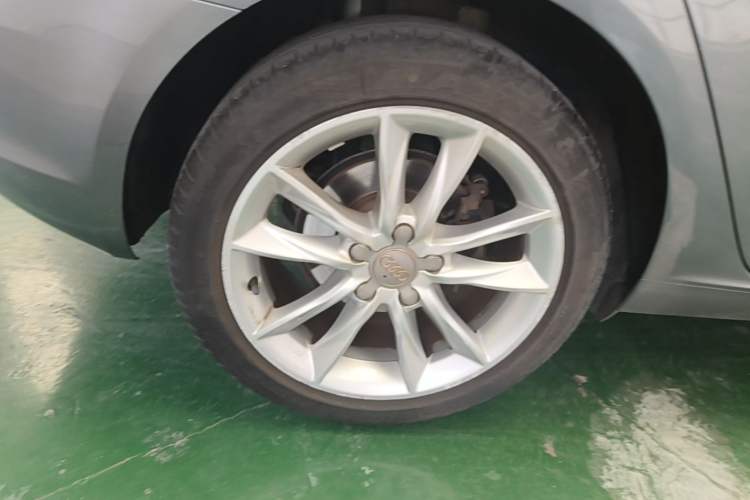 Used Audi A3 2014 Sportback 35 TFSI Automatic Comfort Model Right Rear Wheel Hub