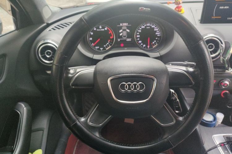 Used Audi A3 2014 Limousine 35 TFSI Automatic Advanced Model Steering Wheel