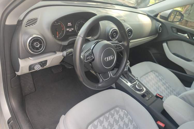 Used Audi A3 2014 Sportback 35 TFSI Automatic Style Edition Steering Wheel