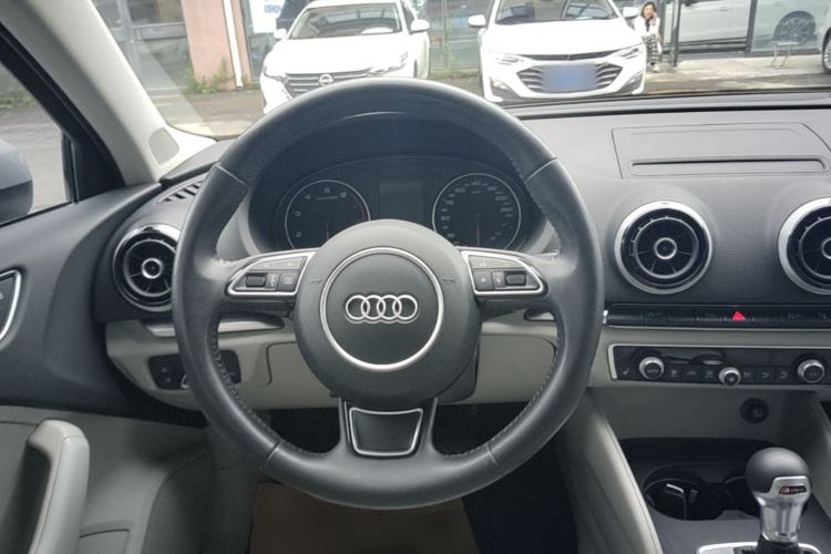Used Audi A3 2014 Limousine 35 TFSI Automatic Luxury Model Steering Wheel