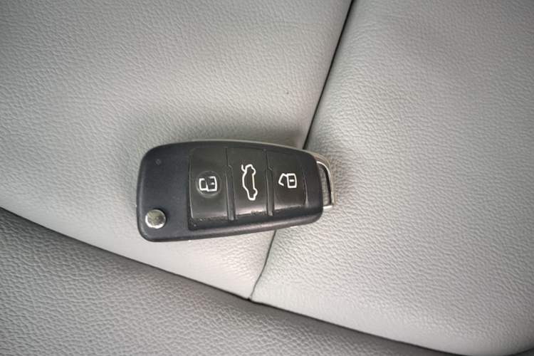 Used Audi A3 2014 Limousine 35 TFSI Automatic Luxury Model Vehicle Key