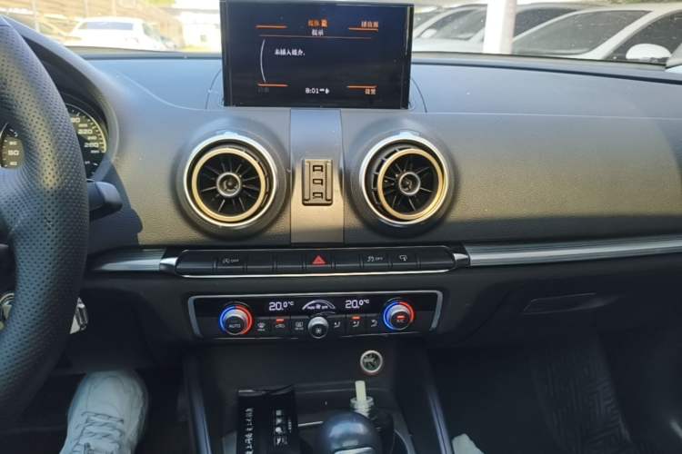 Used Audi A3 2014 Limousine 40 TFSI S line Comfort Model Audio And AC Panel