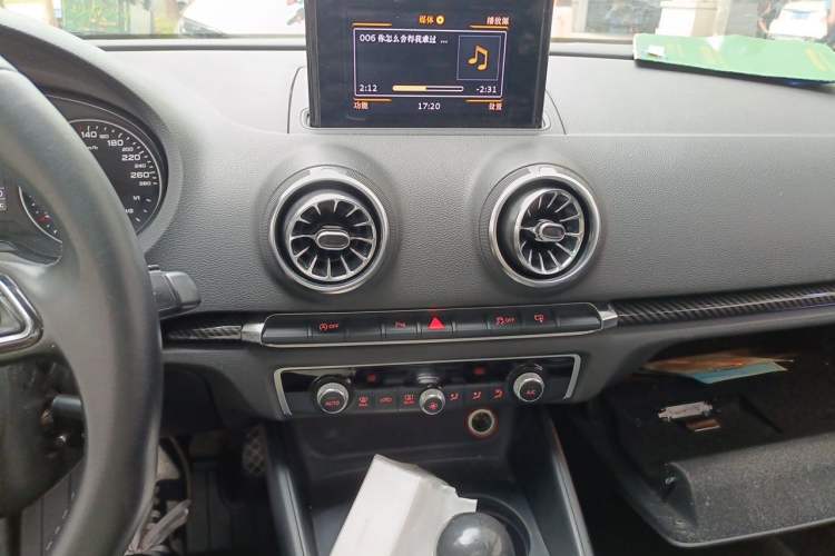 Used Audi A3 2014 Limousine 35 TFSI Automatic Comfort Model Audio And AC Panel