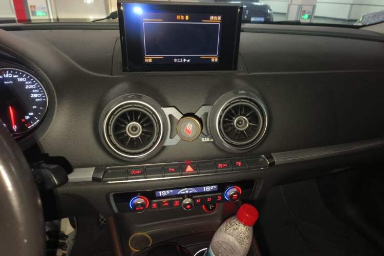 Used Audi A3 2014 Limousine 35 TFSI Automatic Comfort Model Audio And AC Panel