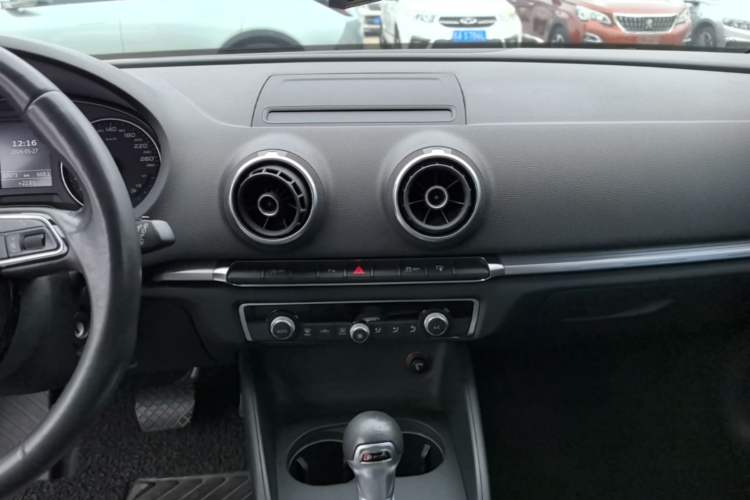 Used Audi A3 2014 Sportback 35 TFSI Automatic Comfort Model Audio And AC Panel