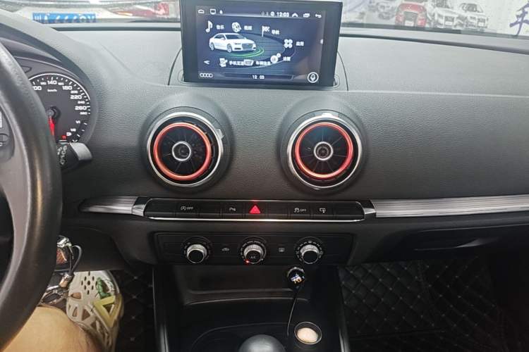 Used Audi A3 2014 Sportback 35 TFSI Automatic Style Edition Audio And AC Panel