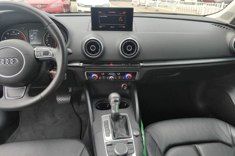 Used Audi A3 2014 Limousine 35 TFSI Automatic Comfort Model Audio And AC Panel