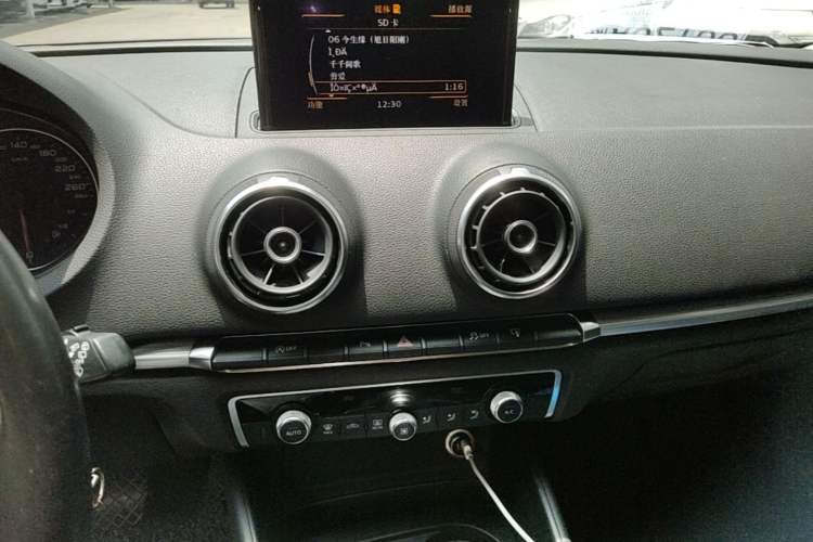 Used Audi A3 2014 Sportback 35 TFSI Automatic Comfort Model Audio And AC Panel