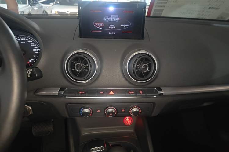Used Audi A3 2014 Sportback 35 TFSI Automatic Style Edition Audio And AC Panel