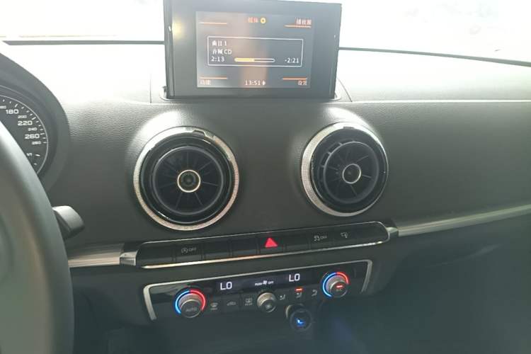 Used Audi A3 2014 Limousine 40 TFSI S line Comfort Model Audio And AC Panel