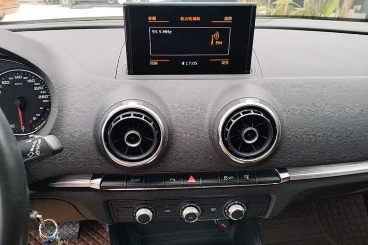 Used Audi A3 2014 Sportback 35 TFSI Automatic Style Edition Audio And AC Panel