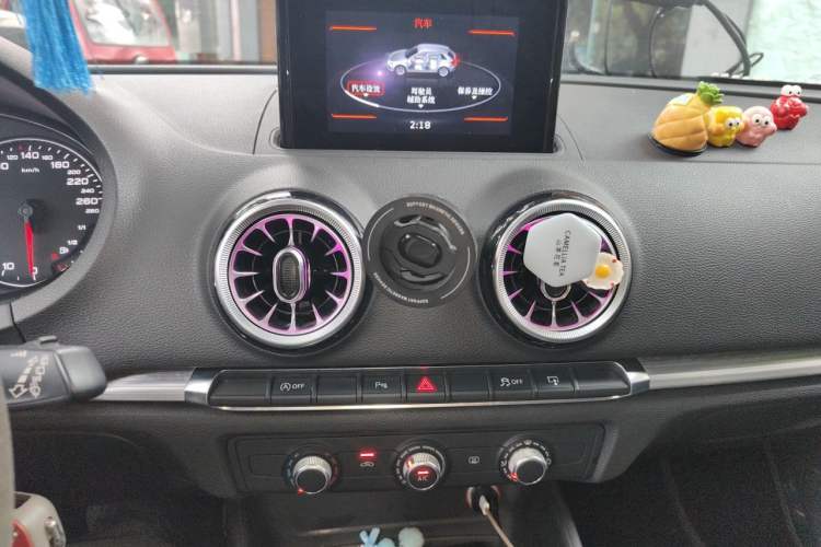Used Audi A3 2014 Sportback 35 TFSI Automatic Style Edition Audio And AC Panel