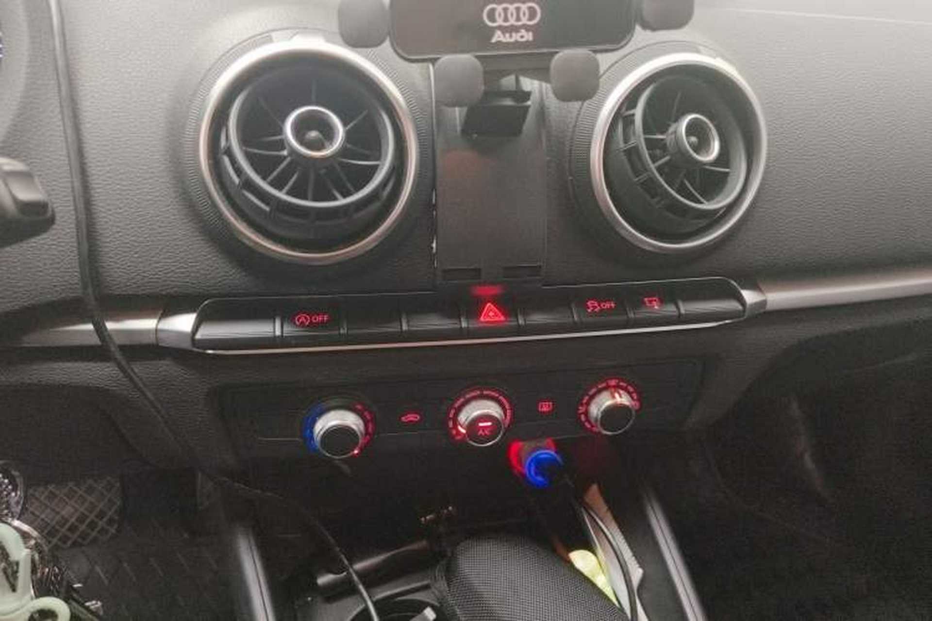 Used Audi A3 2014 Limousine 35 TFSI Automatic Advanced Model Audio And AC Panel