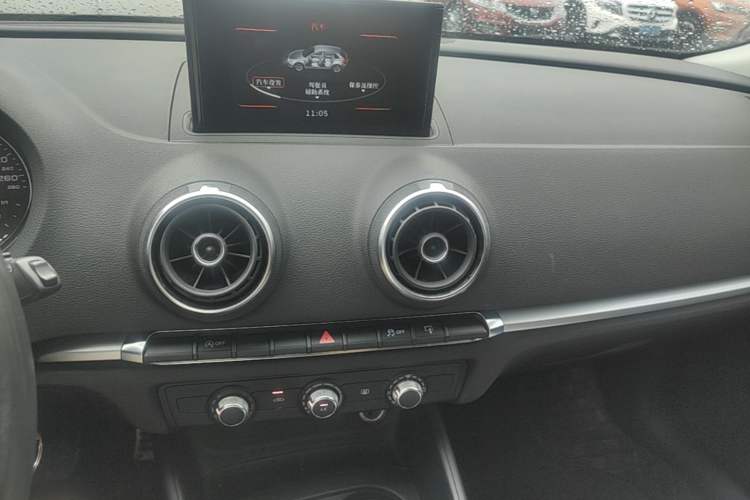 Used Audi A3 2014 Sportback 35 TFSI Automatic Ambition Edition Audio And AC Panel