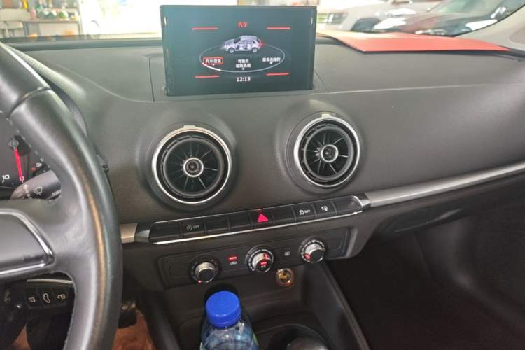 Used Audi A3 2014 Sportback 35 TFSI Automatic Ambition Edition Audio And AC Panel