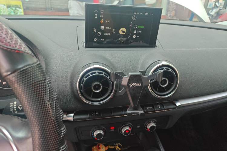 Used Audi A3 2014 Limousine 35 TFSI Automatic Advanced Model Audio And AC Panel
