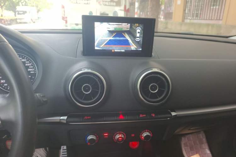 Used Audi A3 2014 Sportback 35 TFSI Automatic Ambition Edition Audio And AC Panel