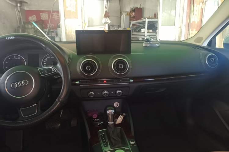 Used Audi A3 2014 Sportback 35 TFSI Automatic Style Edition Audio And AC Panel