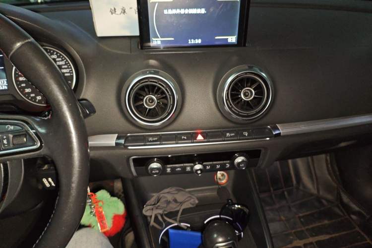 Used Audi A3 2014 Limousine 35 TFSI Automatic Comfort Model Audio And AC Panel