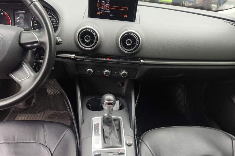 Used Audi A3 2014 Sportback 35 TFSI Automatic Ambition Edition Audio And AC Panel