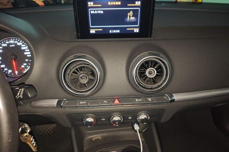 Used Audi A3 2014 Sportback 35 TFSI Automatic Style Edition Audio And AC Panel