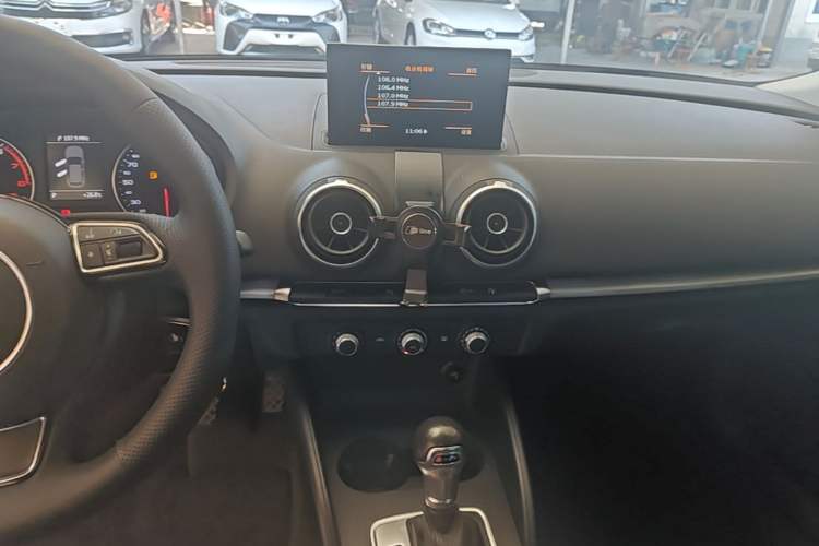 Used Audi A3 2014 Sportback 35 TFSI Automatic Style Edition Audio And AC Panel