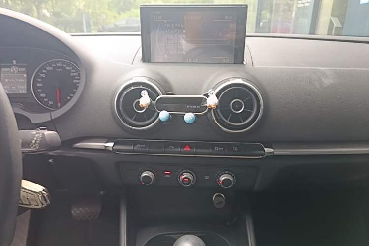 Used Audi A3 2014 Sportback 35 TFSI Automatic Style Edition Audio And AC Panel