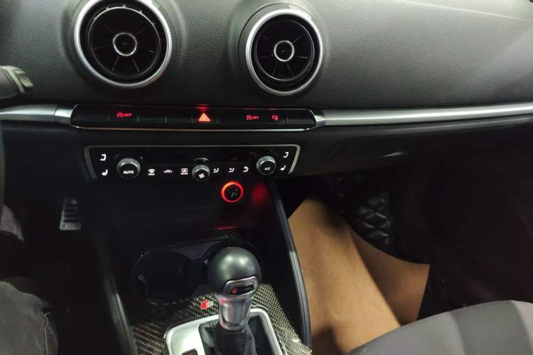 Used Audi A3 2014 Sportback 35 TFSI Automatic Ambition Edition Audio And AC Panel