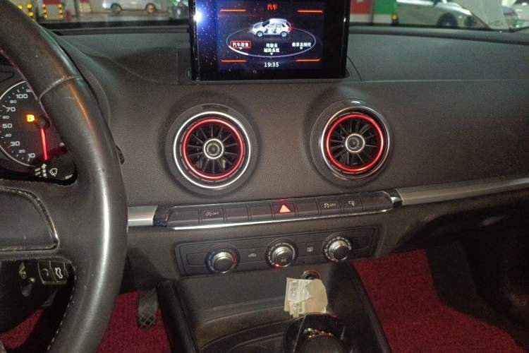 Used Audi A3 2014 Sportback 35 TFSI Automatic Ambition Edition Audio And AC Panel