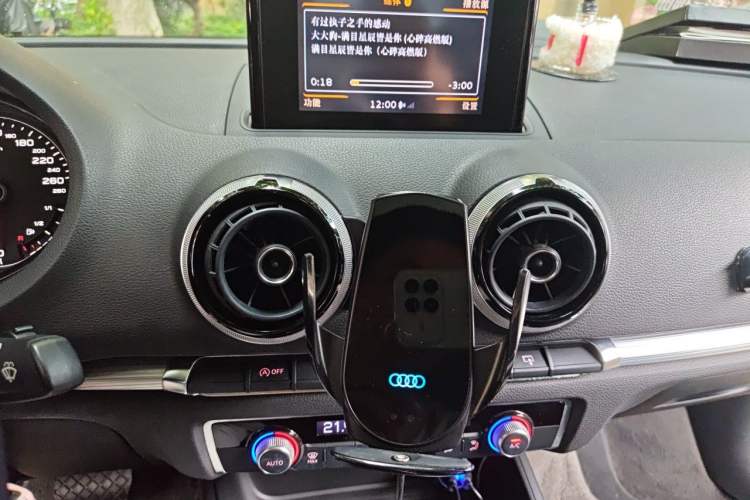 Used Audi A3 2014 Limousine 40 TFSI S line Comfort Model Audio And AC Panel