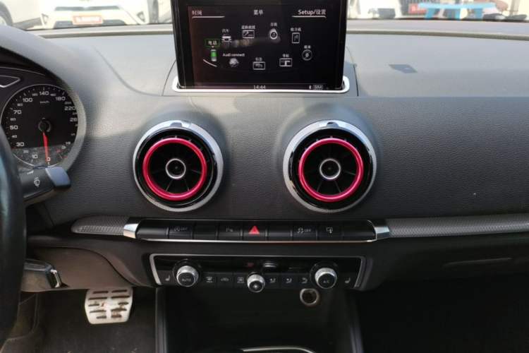 Used Audi A3 2014 Limousine 40 TFSI S line Luxury Model Audio And AC Panel
