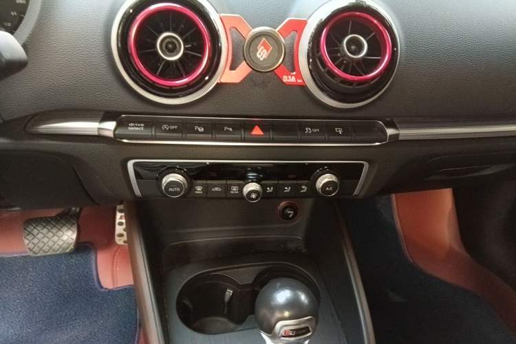 Used Audi A3 2014 Sportback 40 TFSI S line Luxury Model Audio And AC Panel